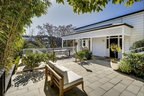 Photo of property in 12 Hadfield Terrace, Bluff Hill, Napier, 4110