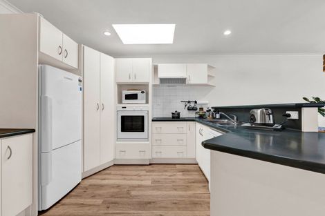 Photo of property in 15a Bulteel Street, New Plymouth, 4310