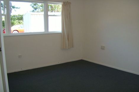Photo of property in 77 Lake Road, Northcote, Auckland, 0627