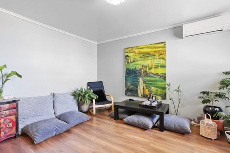 Photo of property in 2/1 Sturges Road, Henderson, Auckland, 0610