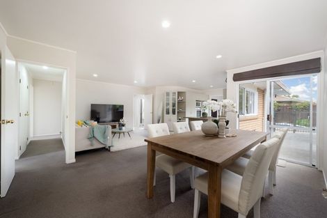 Photo of property in 27 Eiger Place, Northpark, Auckland, 2013