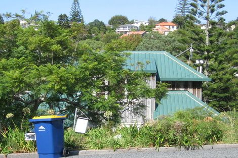 Photo of property in 2/24 Matipo Road, Mairangi Bay, Auckland, 0630