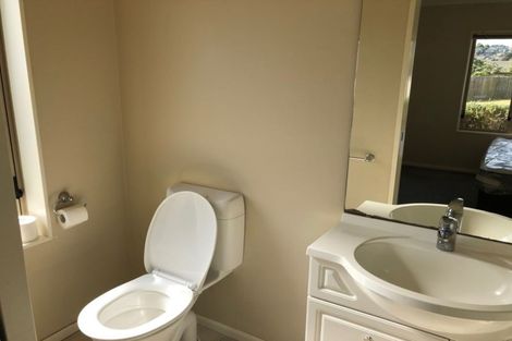 Photo of property in 40 Carrick Glen Avenue, Flat Bush, Auckland, 2019