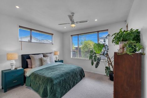 Photo of property in 16 Thistledown Place, Woolston, Christchurch, 8062