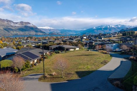 Photo of property in 5 Karearea Rise, Wanaka, 9305