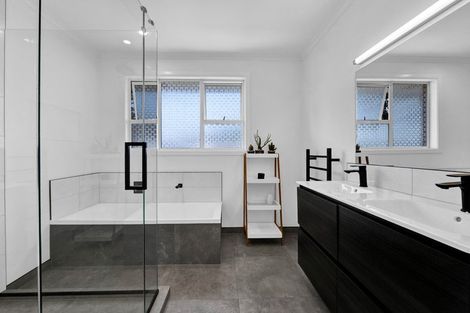 Photo of property in 5 Handley Place, Glen Avon, New Plymouth, 4312