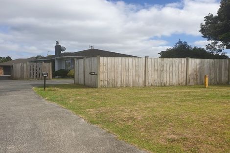 Photo of property in 10 Valley Road, Waiuku, 2123