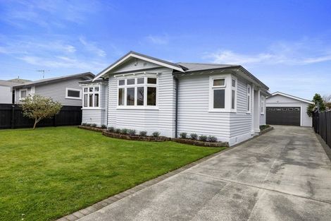 Photo of property in 17 Burnside Street, Waterloo, Lower Hutt, 5011