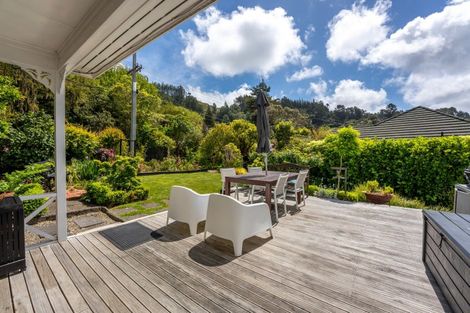 Photo of property in 33 Jocelyn Crescent, Pinehaven, Upper Hutt, 5019