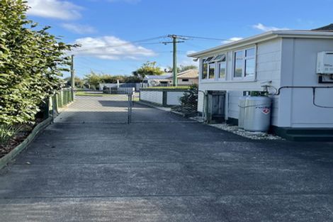 Photo of property in 22 Lambeth Crescent, Northcote, Christchurch, 8052