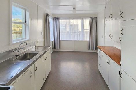 Photo of property in 2 Avery Grove, Boulcott, Lower Hutt, 5011