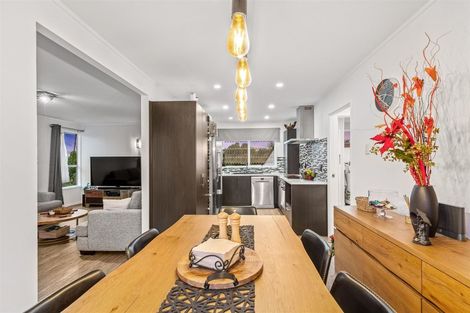 Photo of property in 92 Reynella Drive, Massey, Auckland, 0614