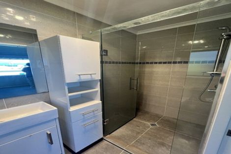 Photo of property in 34 Namsan Close, Fairview Heights, Auckland, 0632