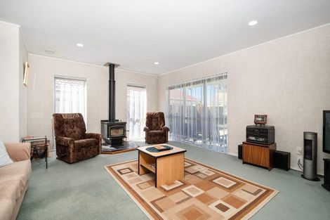 Photo of property in 33 Maurice Borich Place, Henderson, Auckland, 0610