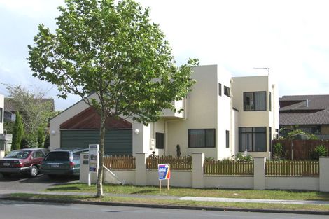 Photo of property in 49 Marina View Drive, West Harbour, Auckland, 0618