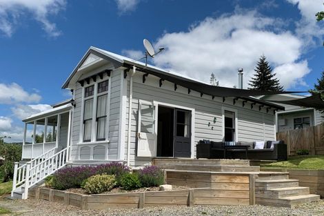 Photo of property in 16 Kiwi Road, Taihape, 4720