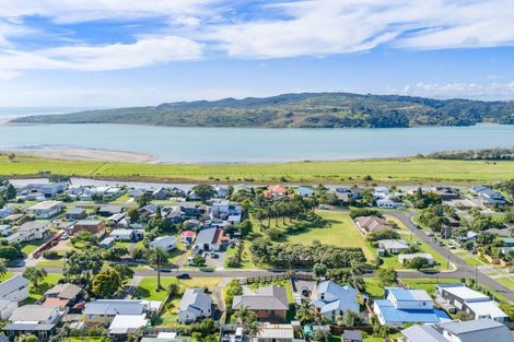 Photo of property in 8 Taipari Avenue, Raglan, 3225