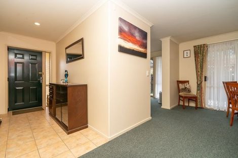Photo of property in 24 Gardenia Close, Melville, Hamilton, 3206