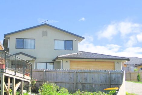 Photo of property in 18 Trotting Terrace, Fairview Heights, Auckland, 0632