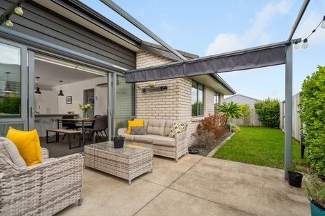 Photo of property in 2 Kahawai Close, Pyes Pa, Tauranga, 3112