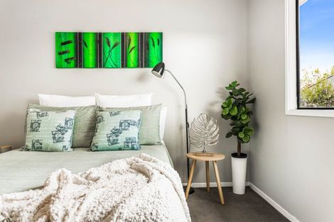 Photo of property in 66 Lynn Road, Bayview, Auckland, 0629