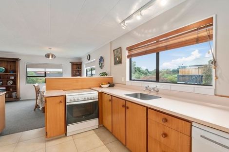 Photo of property in 4 Gates Road, Waikanae Beach, Waikanae, 5036