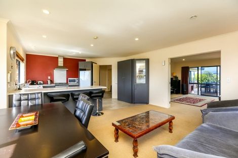Photo of property in 10 Horizon Heights, Whalers Gate, New Plymouth, 4310