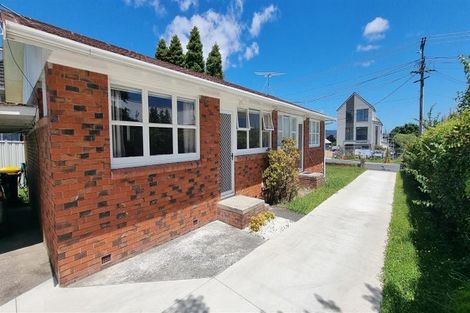 Photo of property in 1/105 Te Atatu Road, Te Atatu South, Auckland, 0610