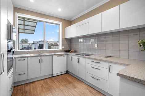 Photo of property in 28 Church Street, Winton, 9720