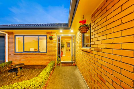 Photo of property in 13 Dunaff Place, Flat Bush, Auckland, 2019