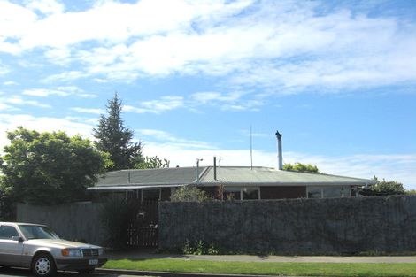 Photo of property in 60 Martbern Crescent, Bishopdale, Christchurch, 8053