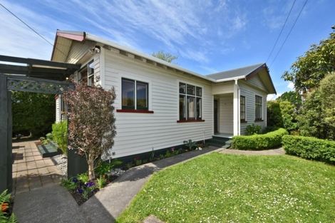 Photo of property in 12 Packe Street, Edgeware, Christchurch, 8013