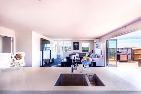 Photo of property in 13a Heta Road, Highlands Park, New Plymouth, 4312