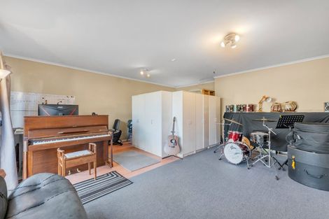 Photo of property in 17 Albizia Avenue, Henderson, Auckland, 0612