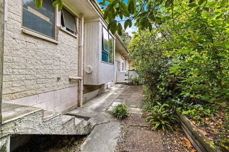 Photo of property in 1/92 Saddleback Rise, Murrays Bay, Auckland, 0630