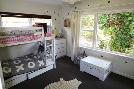 Photo of property in 4 Seaview Road, Paremata, Porirua, 5024