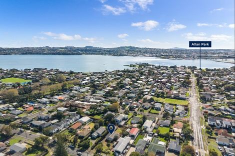 Photo of property in 9 Muir Avenue, Mangere Bridge, Auckland, 2022