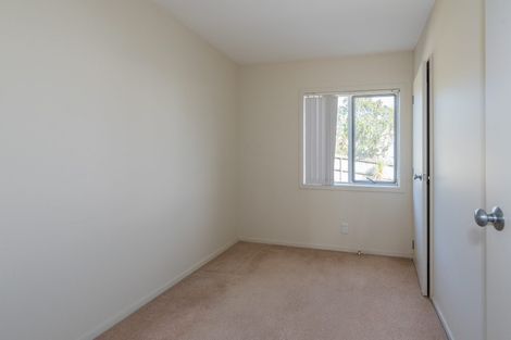 Photo of property in 7/78 Fernhill Way, Oteha, Auckland, 0632