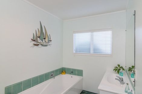 Photo of property in 19 Beach Haven Place, Paraparaumu Beach, Paraparaumu, 5032