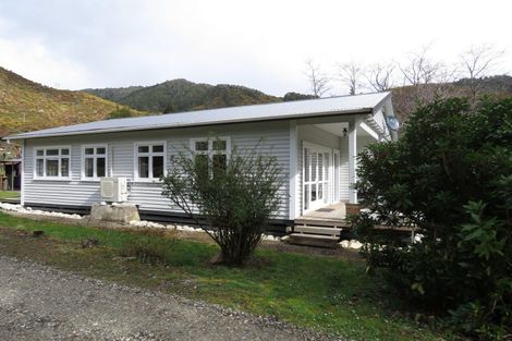 Photo of property in 58 Trennery Street, Blacks Point, Reefton, 7830