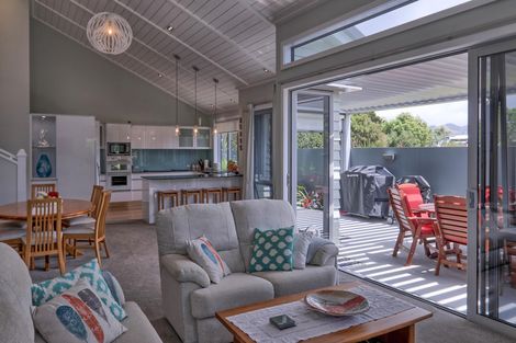 Photo of property in 7 Ian Place, Waihi Beach, 3611