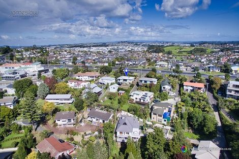 Photo of property in 545 East Coast Road, Browns Bay, Auckland, 0630