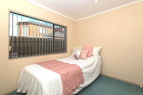 Photo of property in 15 Belcoo Crescent, East Tamaki, Auckland, 2013