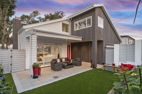 Photo of property in 11 Prospect Terrace, Milford, Auckland, 0620