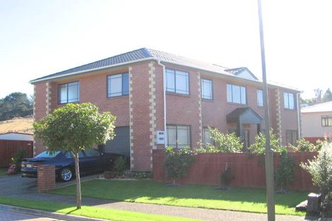 Photo of property in 27 South Kensington Way, Henderson, Auckland, 0612