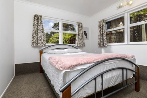 Photo of property in 1066 Scenic Drive North, Swanson, Auckland, 0816