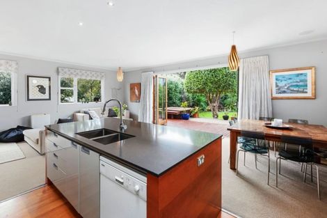 Photo of property in 45 Tuatoru Street, Eastbourne, Lower Hutt, 5013