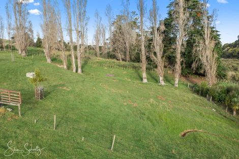 Photo of property in 86 Matakohe Wharf Road, Matakohe, 0593