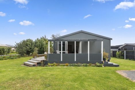 Photo of property in 22 Holben Parade, Foxton Beach, Foxton, 4815