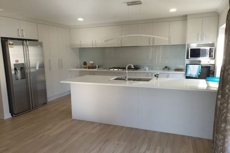 Photo of property in 32 Koroheke Road, Takanini, 2110